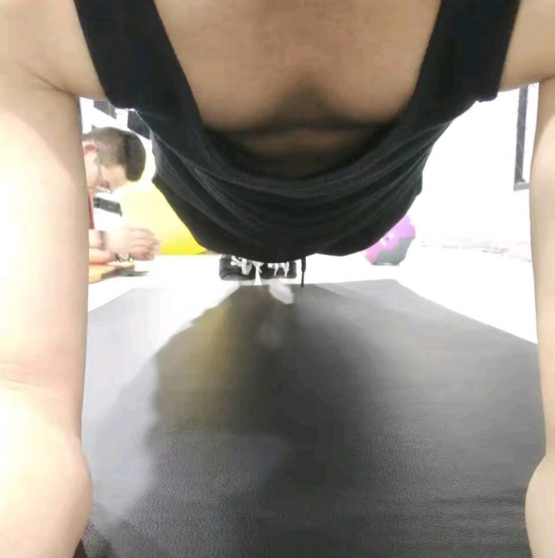 【饥渴】的相册